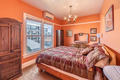 Rustic 2 Bedroom walking distance to Downtown — 4-Star Luxury Hotel in Reno, United States