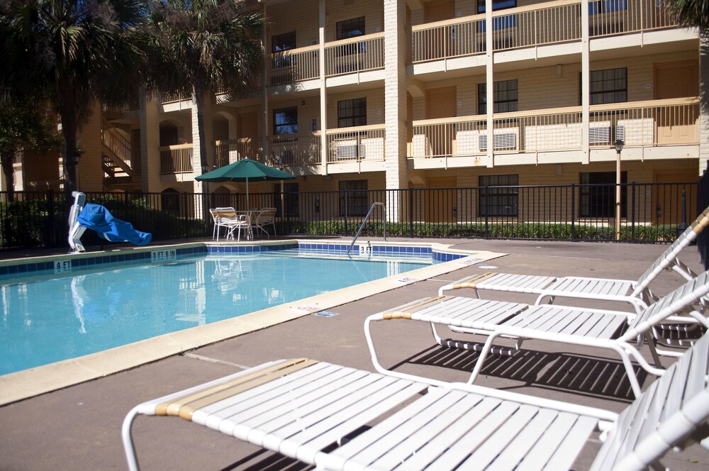 Casa Bella Inn & Suites - photo 32