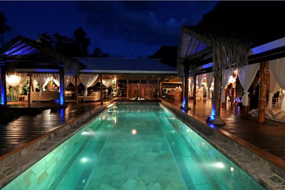 Villa Tiahura Dream — 4-Star Luxury Hotel in Papetoai, French Polynesia