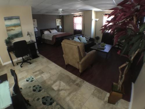 Austin Motor Inn - photo 12