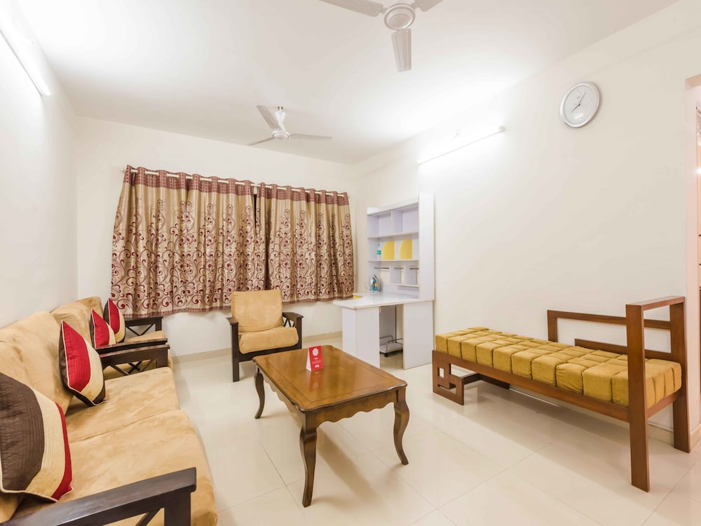 OYO 4573 Apartment near BKC