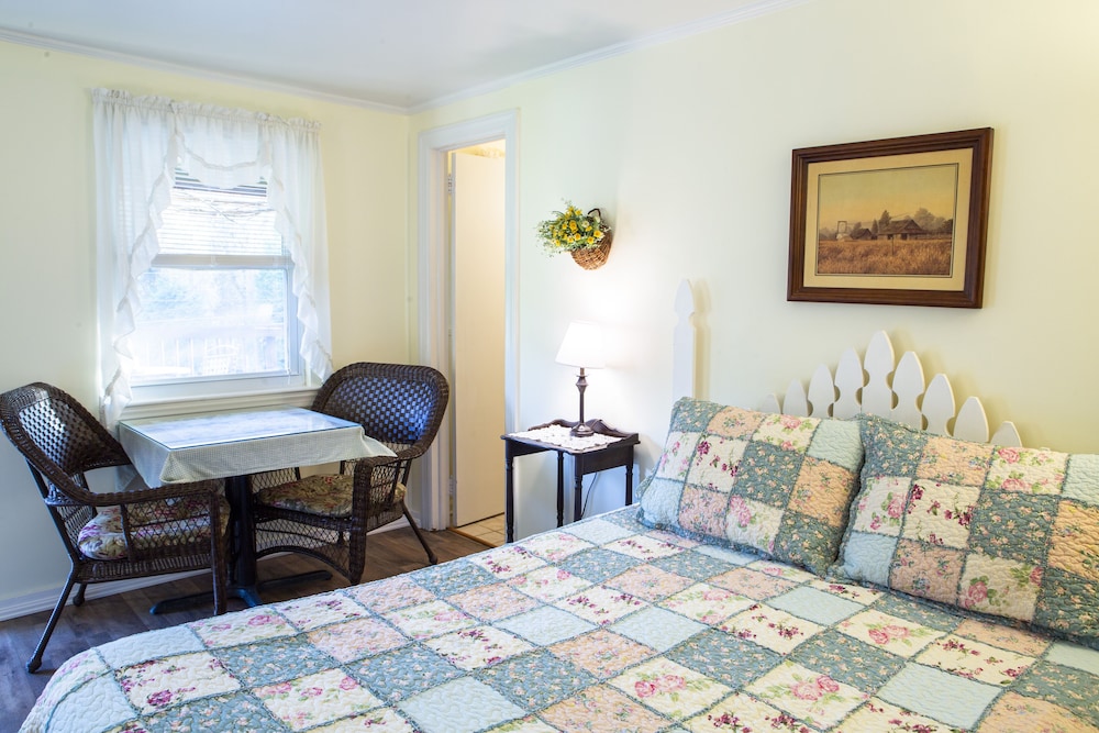 The Chimney Rock Inn & Cottages - photo 95