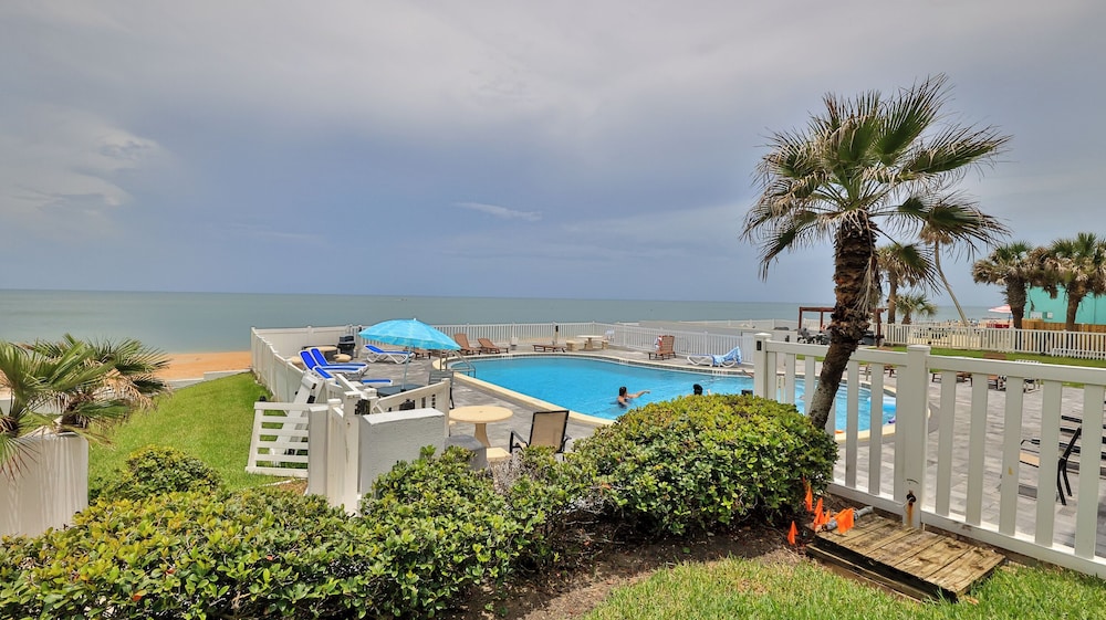 Driftwood Beach Motel - photo 133