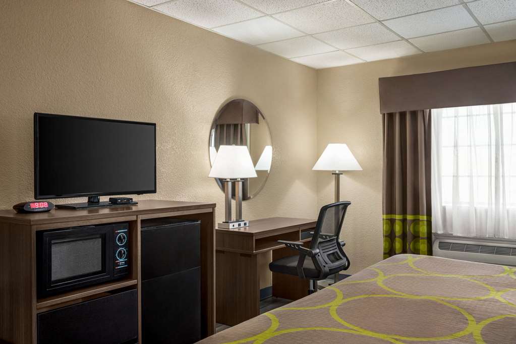 Super 8 by Wyndham Gainesville TX - photo 9