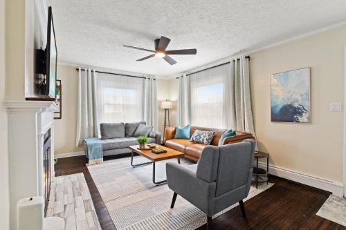 Charming Home in Speedway — 4-Star Luxury Hotel in Indianapolis, United States