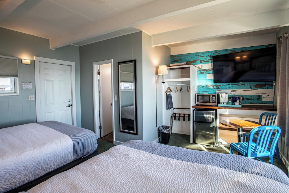 Beachfront Inn - photo 42