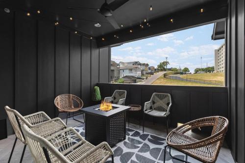 Stunning Home with Garage and Patio Walk to Restaurants 12 South and Belmont — 4-Star Luxury Hotel in Nashville, United States
