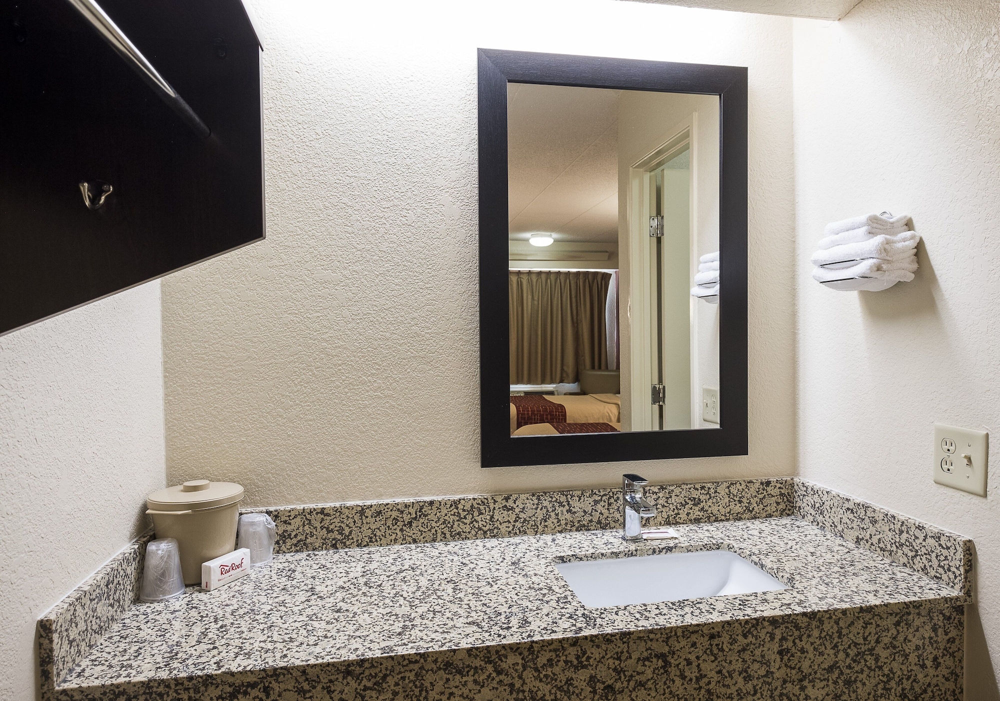 Red Roof Inn Chicago O'Hare Airport Arlington Hts - photo 5