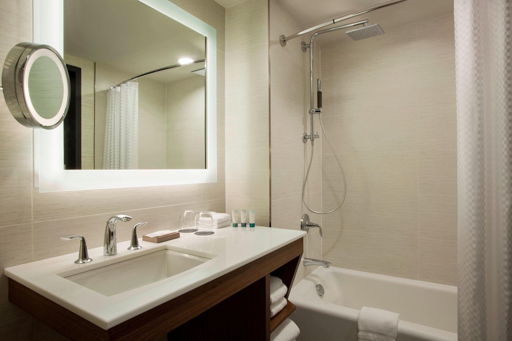 The Westin Milwaukee - photo 34