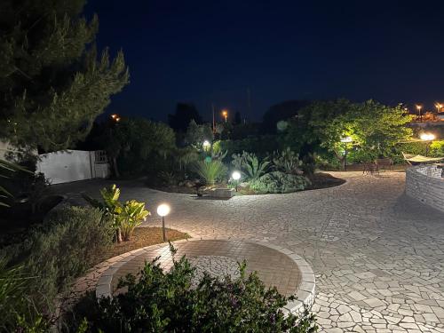 Villa Eugenia in Campomarino di Maruggio Puglia casa vacanze — 4-Star Luxury Hotel in Campomarino, Italy