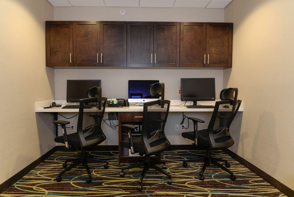 Hampton Inn Brighton - photo 77