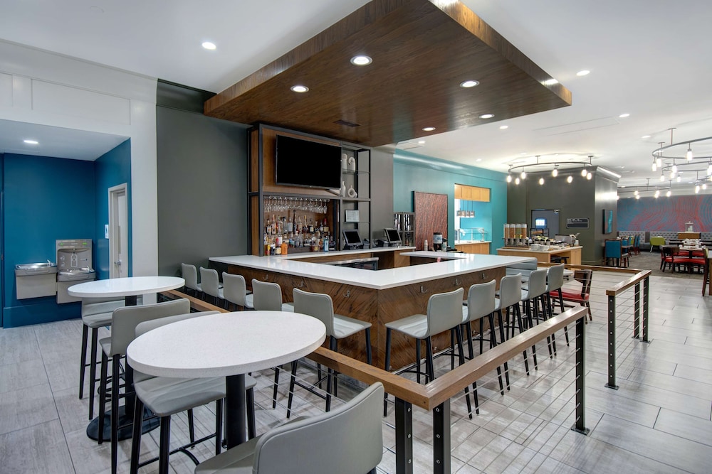 Hilton Garden Inn Terre Haute - photo 81