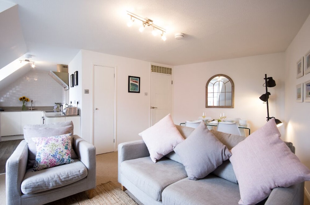Luxurious & Modern Home — 4-Star Luxury Hotel in Oxford, United Kingdom
