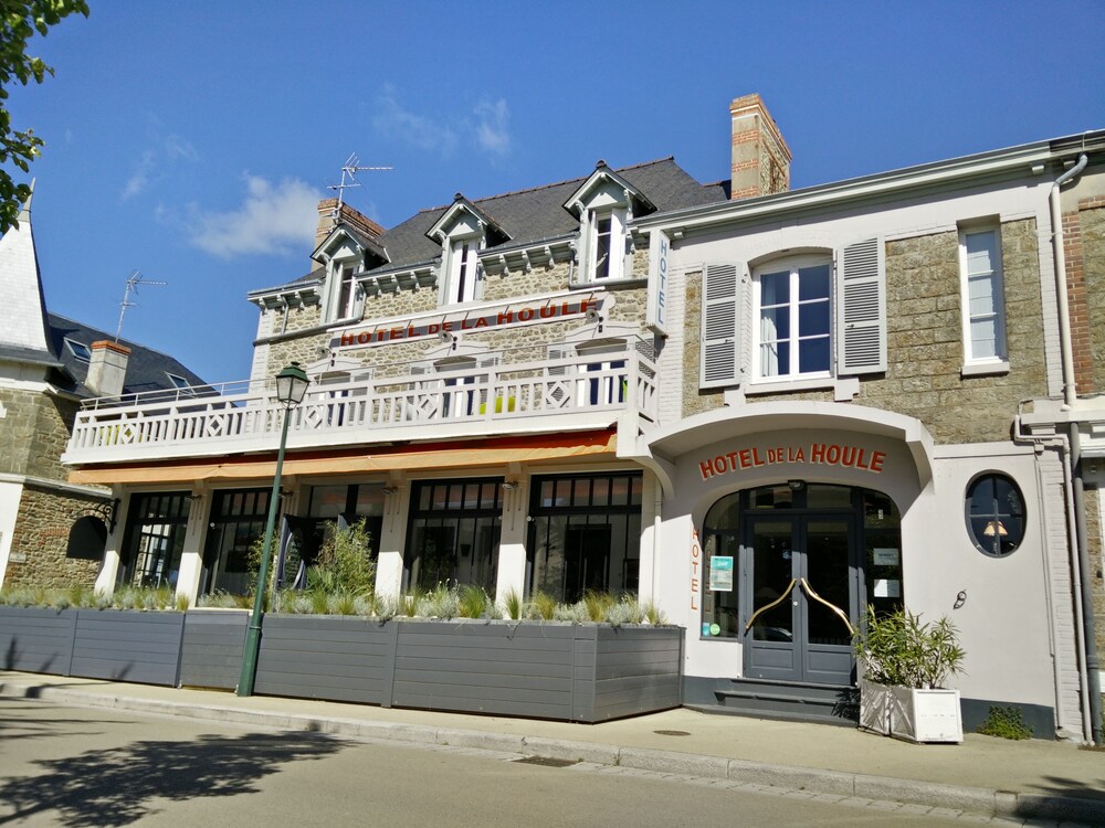 Hotel De La Houle — Saint Briac Sur Mer