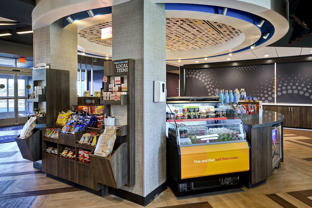 Tru By Hilton Concord - photo 9