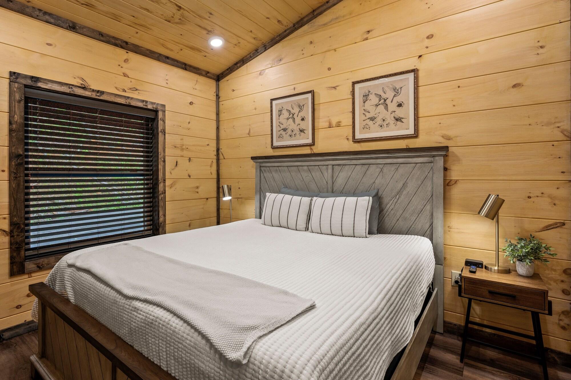 New Cozy Mountain Chalet Hot Tub Near Downtown — 4-Star Luxury Hotel in Gatlinburg, United States