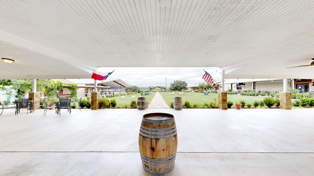 Carter Creek Winery Resort & Spa - photo 37