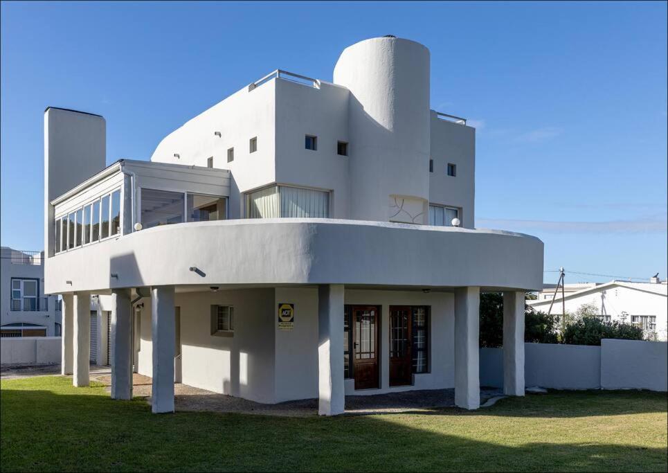 Sunset Terrace - carbon neutral hotel in Hermanus