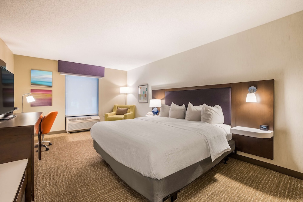 Hampton Inn McHenry - photo 10
