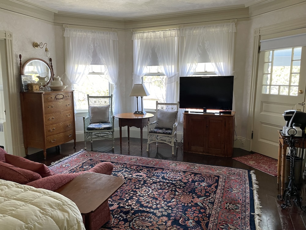 Moseley Cottage Inn & Town Motel - photo 45
