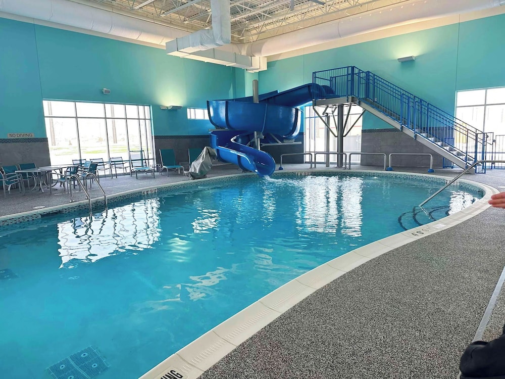 SpringHill Suites by Marriott Fargo - photo 32