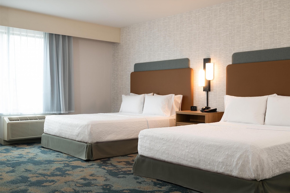 Hampton Inn & Suites La Crosse Downtown - photo 16