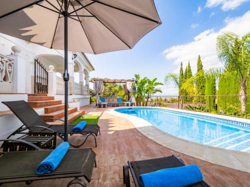 Cubo's Villa Esmeralda — 4-Star Luxury Hotel in Alhaurin El Grande, Spain