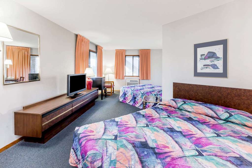 Knights Inn Mackinaw City - photo 9