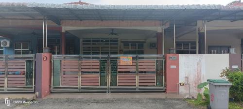 Rwb Segamat homestay — 4-Star Luxury Hotel in Buloh Kasap, Malaysia