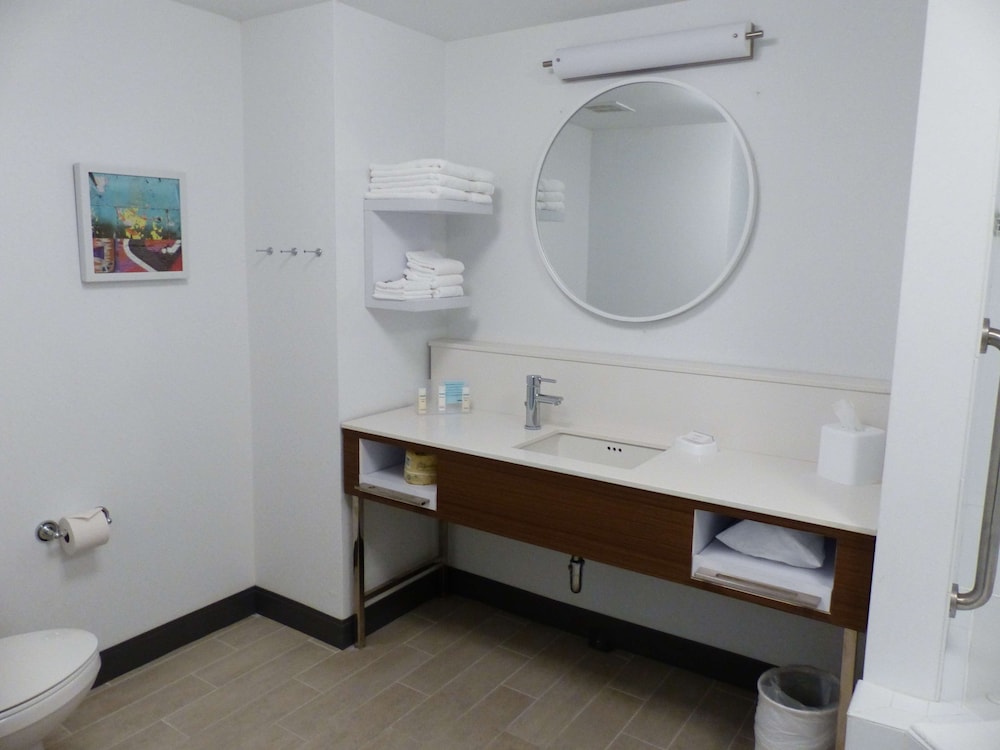 Hampton Inn Paramus - photo 21