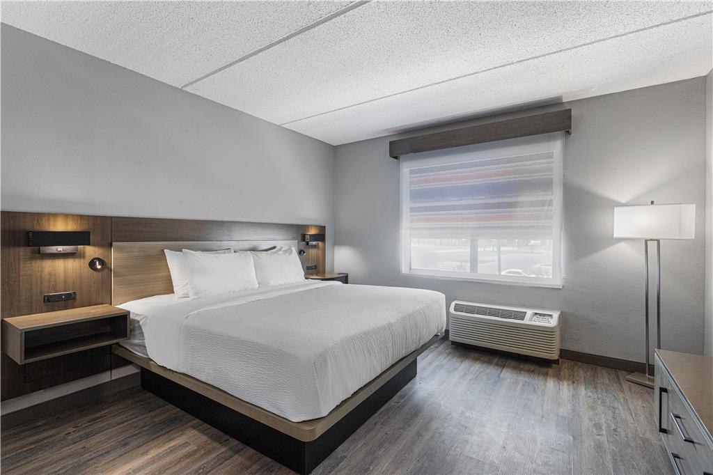 Best Western Plus Savannah Gateway - photo 26