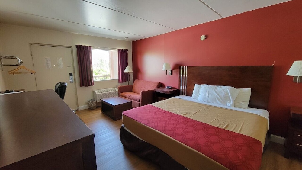 Econo Lodge Northeast - photo 6