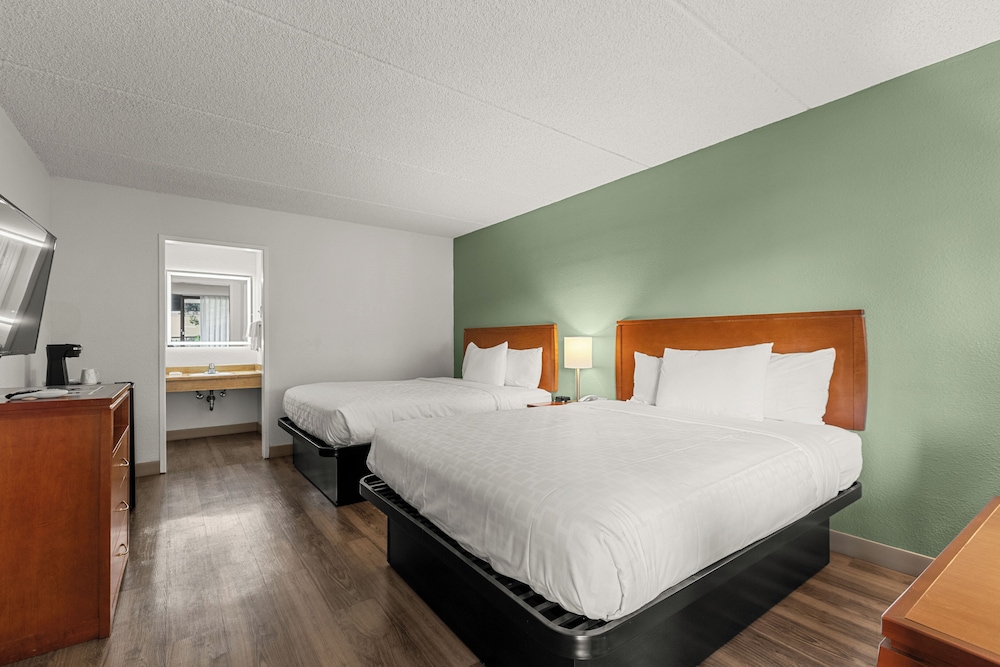 Vagabond Inn Executive Old Town - photo 20