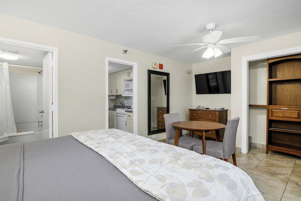 The Fairways Inn of Naples - photo 29
