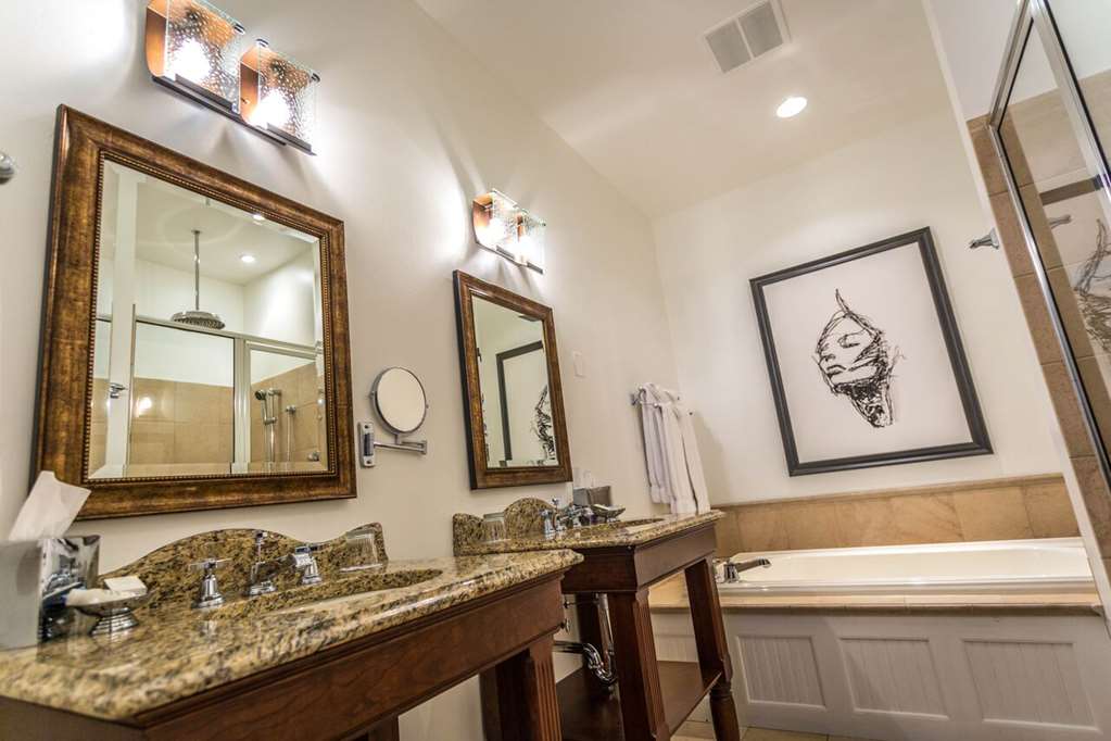The Delafield Hotel - photo 8