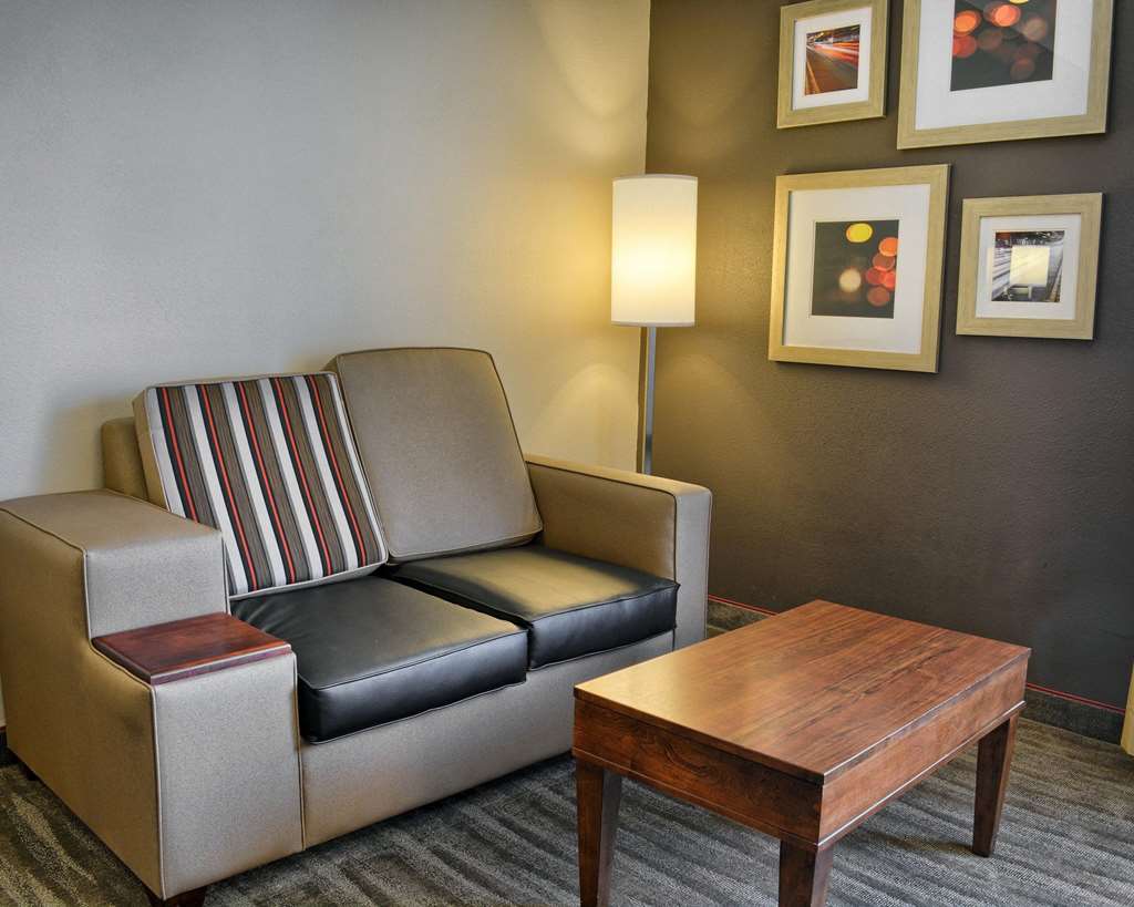 Comfort Inn Ruther Glen near Kings Dominion - photo 11
