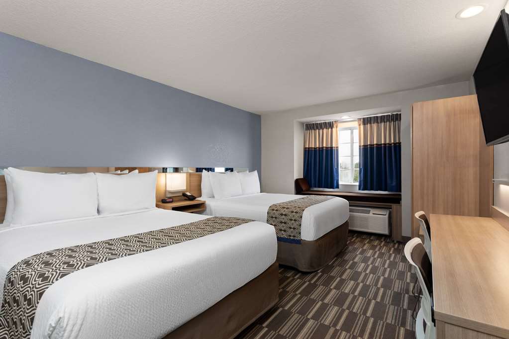 Microtel Inn & Suites by Wyndham Zephyrhills - photo 15