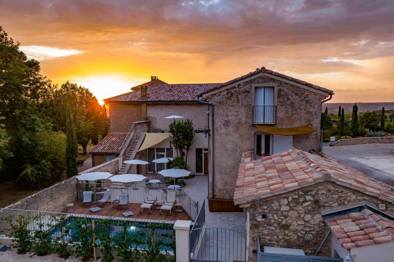 Villa Sainte Anne — 4-Star Luxury Hotel in Beaumes-De-Venise, France