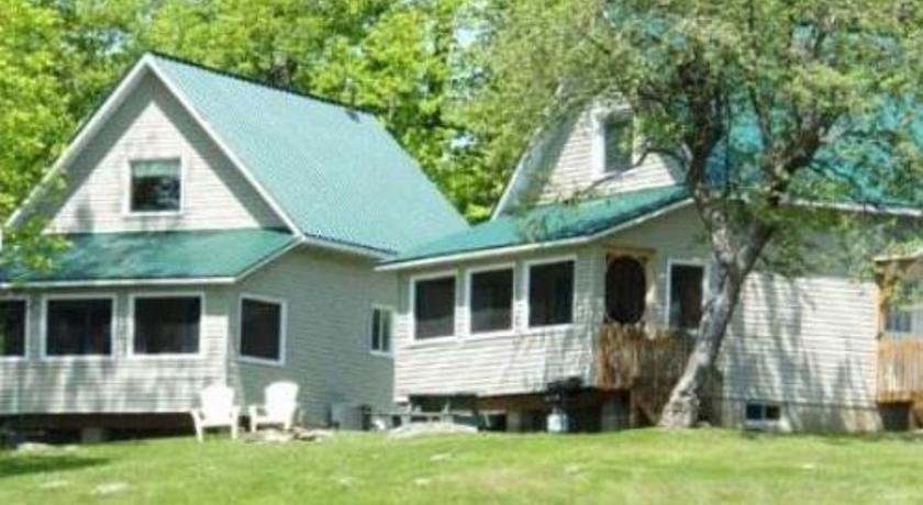 Jocko's Beach Resort and Motel — hotel in Renfrew