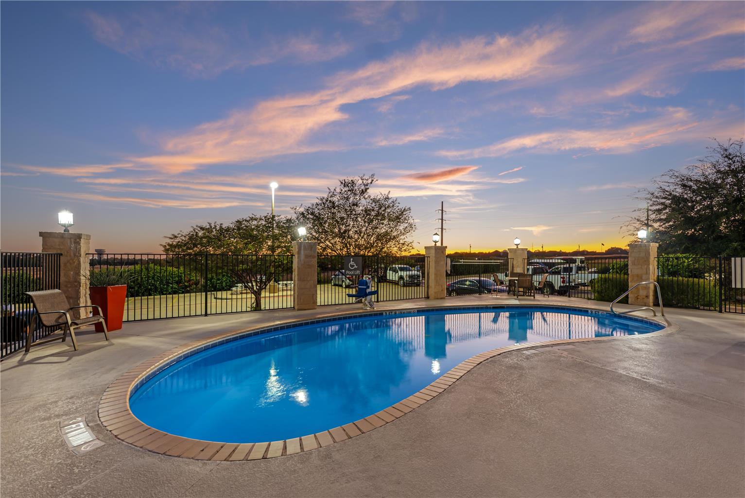 Best Western Plus Killeen Fort Cavazos Hotel & Suites - photo 2