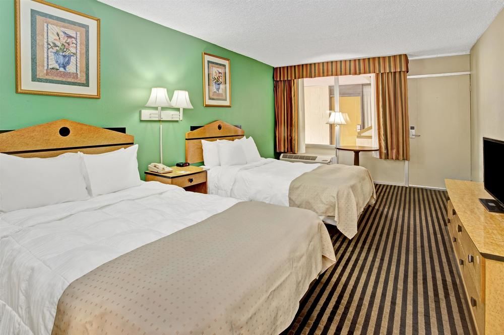 Clarion Inn Louisville - photo 14