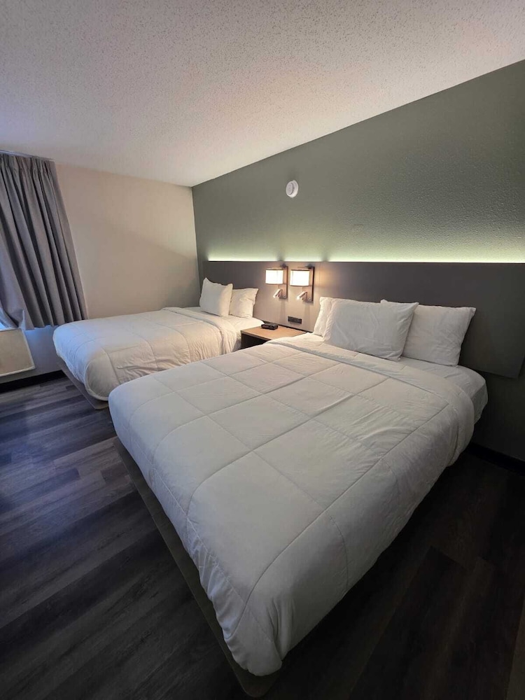 Dakota Inn Minot - photo 8