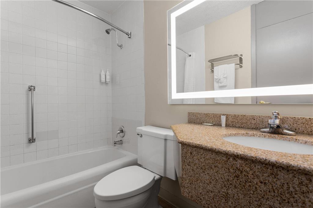 Days Inn and Suites by Wyndham Hammond IN - photo 8