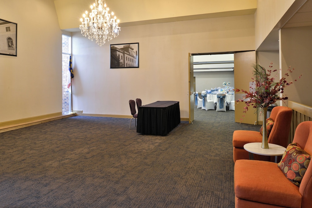 Hawthorne Inn and Conference Center - photo 38