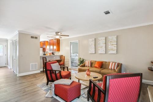Warm 2 Story Townhome — Smyrna