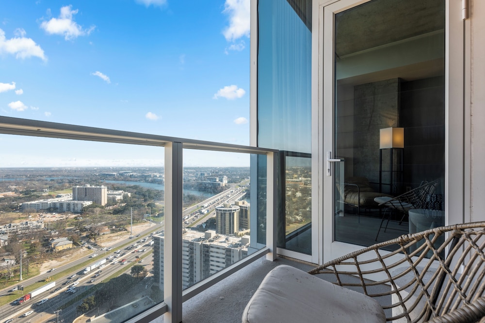 Austin Condo Hotel - photo 670
