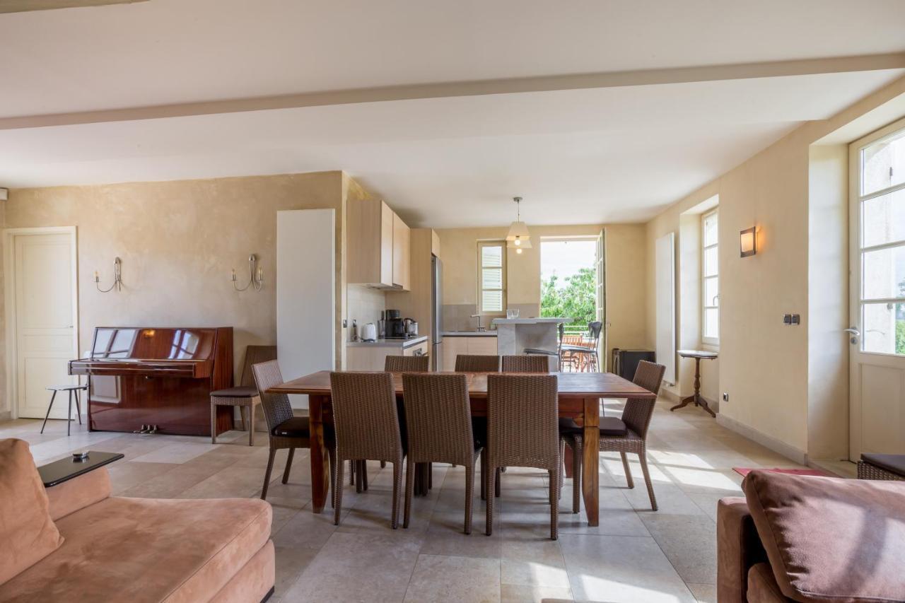La Maison de Maitre la Plus Grande Des 3 Maisons du Clos D'isand'or — 4-Star Luxury Hotel in Meursault, France