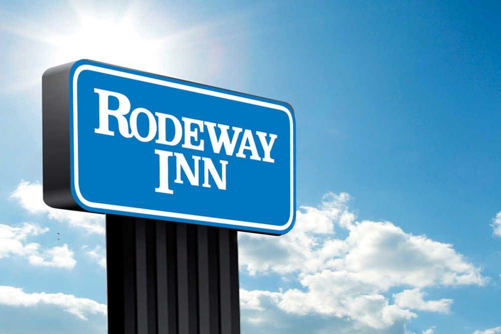 Rodeway Inn - carbon neutral hotel in Branson