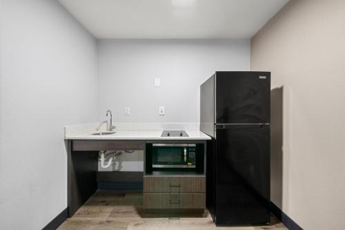 Southern Suites Carrollton - photo 9