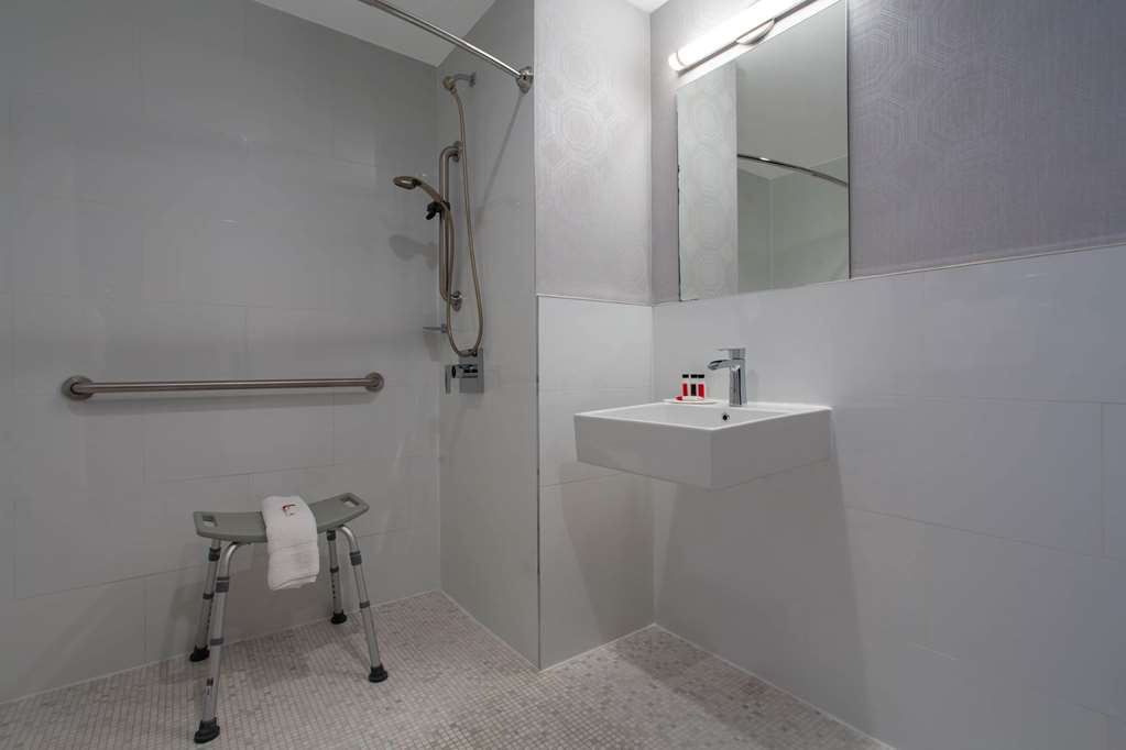 Microtel Inn by Wyndham Long Island City - photo 38